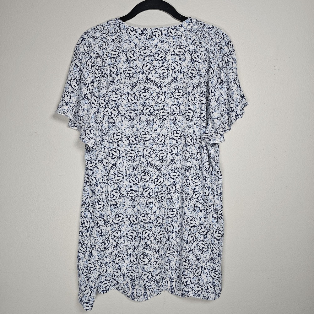 Rose + Olive Womens 1X Blue White Floral Button Up Top Lightweight Smocked - Picture 4 of 9